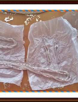 # Neues # Edles Schmuckset 3 Teilig, Versand oder Abholung, da entfallen die Versandkosten - Meiningen