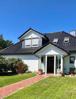 Exklusives Einfamilienhaus mit Wintergarten, Kamin und traumhaftem Garten in idyllischer Randlage bei Bremen - Stuhr