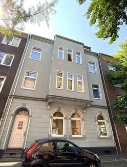 Altbauflair trifft Moderne! 3,5-Zimmer DG-Wohnung mit Charakter in Oberhausener Mitte - Oberhausen