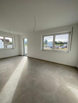 Wunderschöne 3 Zi-Wohnung mit großem Balkon & Einbauküche in Kirchberg - Kirchberg (Jagst)