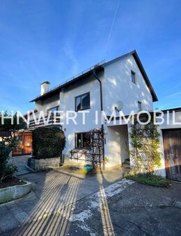 Großzügiges Zweifamilienhaus auf traumhaftem Grundstück mit Weitblick in Lintach! - Freudenberg (Bayern)