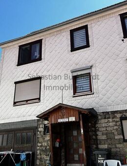 13 % Brutto-Mietrendite! Vermietetes 2-Familienhaus in Frankenhain zu verkaufen! - Frankenhain