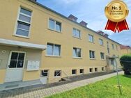 In Renovierung - Wohnung mit neuer Einbauküche und großzügigem Gemeinschaftsgarten - Dresden