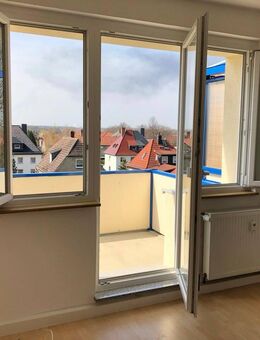 2 Raumwohnung mit Balkon und Weitblick im Leipziger Süden, Bad mit Dusche, 3. OG - Rötha