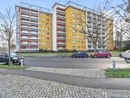 Modernisierungsbedürftige und helle Erdgeschoßwohnung mit Balkon - Berlin