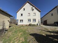 Großes Einfamilienhaus mit Garage und kleinem Garten sucht neue Besitzer - Heideland (Thüringen)