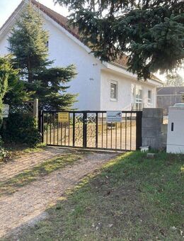 Haus mit Einliegerwohnung, vermietet, zu verkaufen - Mühlenbecker Land