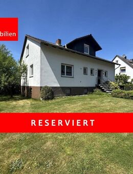 Viel Platz und Komfort - Einfamilienhaus mit Einliegerwohnung auf großem Grundstück - Wohratal