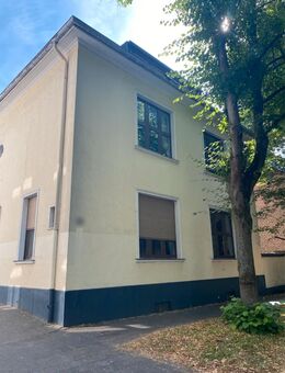 Charmantes Mehrfamilienhaus mit großem Garten und vielseitigem Nutzungspotenzial in Mönchengladbach - Mönchengladbach