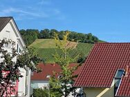 Traumhafte 4 Zimmer Maisonette-Wohnung mit Sonnenbalkon und Fernblick zu vermieten! - Abstatt