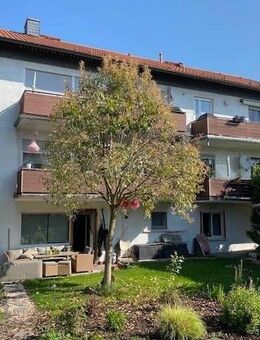 Gepflegtes MFH mit 6 Wohnungen... Balkone, Terrassen, Garagen, PKW-Stellplätze, Garten - Trebur