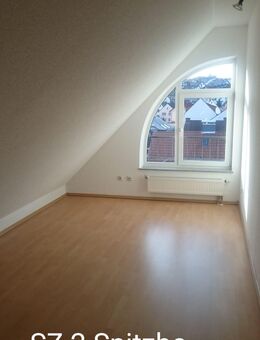 Schöne helle 3 Zimmer Maisonette Wohnung mit EBK, Balkon, Keller, 950€ kalt - Goldbach (Bayern)