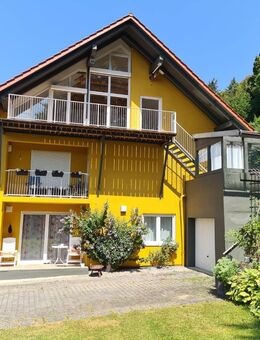 Landau-Zentrum, Wohnhaus mit 4 Einheiten & 3 Garagen - Landau (Isar)