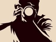 Welche junge Frau lässt sich ihre Pussy fotografieren? - Berlin