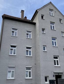 3-ZKB-Wohnung mit Einbauküche und Garage - Augsburg
