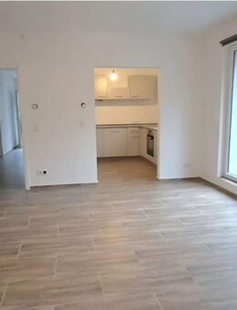 Renovierte 3-Zimmer-Erdgeschosswohnung mit Terrasse in zentraler Lage von Ebersdorf - Ebersdorf (Coburg)