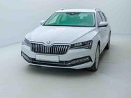 Skoda Superb, 2.0 TDI Combi Style, Jahr 2022 - Berlin