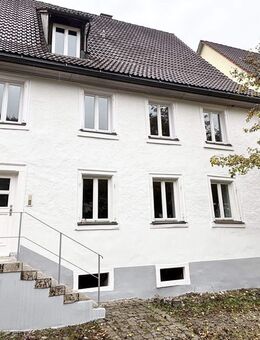 Modernisierte 5-Zi.-Wohnung inkl. 136m² Wohnfl., EBK, Balkon, Garage uvm. - Bonndorf (Schwarzwald)