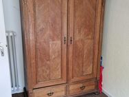 Kleiderschrank (Erbstück) - Bad Fallingbostel