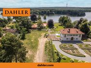 Property with incomparable view of the Havel and Peacock Island - Berlin