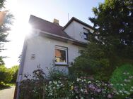 Sanierungsbedürftiges Einfamilienhaus mit Garage + Nebengelass + ca. 1.200 m² Grundstück - Schkeuditz