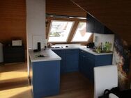Charmante DG-Wohnung mit sonnigem Balkon in Stuttgart-Obertürkheim - Stuttgart