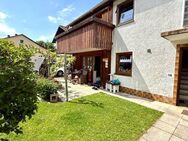 Bachlage, modernisiert, 3-Zi.-Terrassen-WHG + Wohn-Nutzfläche im DG (zwei Räume, Sauna) + Garage - Waldkraiburg