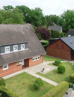 ***ROSENGARTEN-NENNDORF***EINFAMILIENHAUS MIT DOPPELGARAGE UND SEPARATER WOHNUNG ZU VERKAUFEN*** - Rosengarten (Niedersachsen)