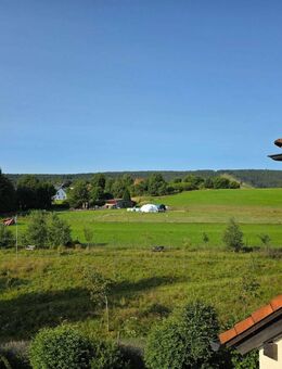 geräumige 2-Zi.-ETW mit Loggia und herrlicher Fernsicht! - Mehlmeisel