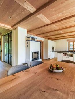 Neuwertig mit Weitblick - stilvolles Wohnen auf 3 Ebenen mit Holz, Licht und alpiner Großzügigkeit - Schliersee