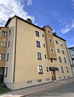 Top renoviert! Ansprechende 3-Zi.-ETW mit Einbauküche, Erker & Garage - bezugsfrei ab Sept. 2025 - Weiden (Oberpfalz)