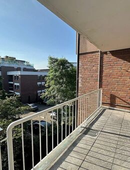 Gut geschnittene Etagenwohnung mit Tiefgaragenstellplatz - Neuss