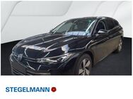 VW Passat Variant, 1.5 eTSI Business, Jahr 2024 - Lemgo