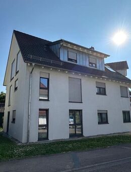 Modernes Mehrfamilienhaus mit Tiefgarage und 6 Wohneinheiten in Stuttgart-Stammheim - Stuttgart