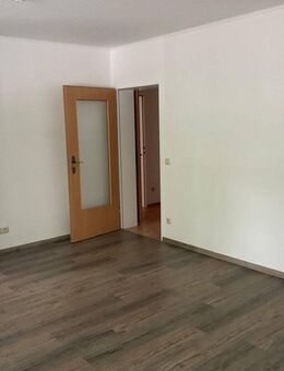 Sehr schöne 3 Zimmer Wohnung mit Balkon in Duisburg zu vermieten - Duisburg
