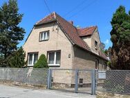 Sanierungsbedürftiges Einfamilienhaus in hübscher Nachbarschaft beim Barockgarten Großsedlitz - Heidenau (Sachsen)