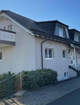 Gemütliche Dachgeschosswohnung in ruhiger Lage mit moderner Einbauküche und Balkon! - Much
