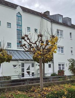 Schöne 4-Zi.-DG-WOHNUNG mit Balkon u. TG-Stellpl., Nähe Stadtplatz EGGENFELDEN (vermietet) - Eggenfelden