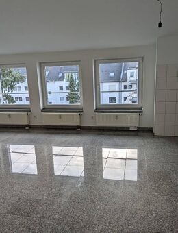 Am 28.07.25 Montag um 16:00 Besichtigung, kommen Sie bei Interesse in die Kölnstr.179, Dachgeschoß 2 - Zimmer Gehobene Ausstattung mitten in Bonn - Bonn