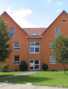 Kleine 2- Raum- Wohnung im Obergeschoss in Burg - Burg (Sachsen-Anhalt)