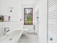 **66 m² große, sanierte Jugendstilwohnung mit Aufzug Balkon Stellplatz in historischer Villa** - Kreuzau