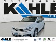 VW Touran, R-Line, Jahr 2022 - Wunstorf