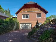 Schmuckes Einfamilienhaus mit Balkon, Garage und Garten im Luftkurort Burg (Dithmarschen) - Burg (Dithmarschen)