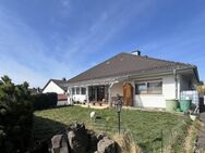 Gedern: Charmanter Bungalow mit Einliegerwohnung und idyllischem Garten - Gedern