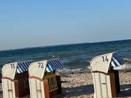 *** TIMMENDORFER STRAND ! * DIREKT AM STRAND MIT OSTSEEBLICK ! * CHICES MÖBLIERTES 2 ZIMMER TERRASSEN APARTMENT * GARTEN * EBK * DUSCHBAD * CARPORT ** - Timmendorfer Strand
