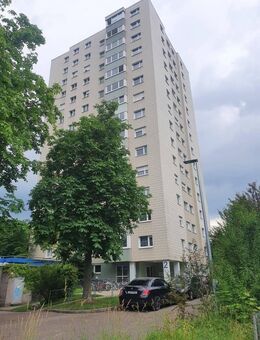 PROVISIONSFREI vermietete 3-Zimmer-Wohnung mit Balkon, im 4. OG eines Mehrfamilienhauses - Stuttgart