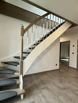 Neubau-Einfamilienhaus: Erstbezug mit 5 Zimmern und beheizter und geräumiger Garage - Heidesee