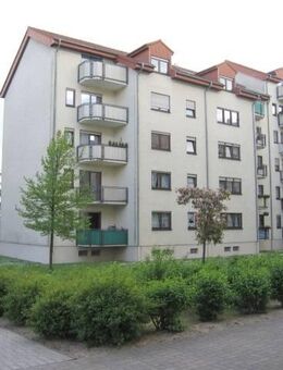 PROVISIONSFREI - BEZUGSFREIE 2 ZIMMERWOHNUNG MIT STELLPLATZ UND AUFZUG ... - Dessau-Roßlau