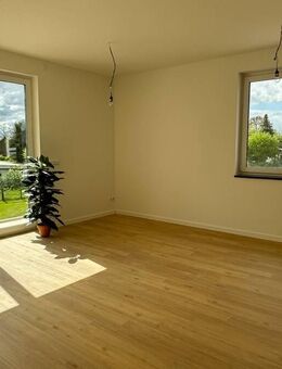 Modern und stilvoll! 2-Zimmer-Wohnung mit Balkon und Aufzug im Zentrum von Raguhn - Raguhn-Jeßnitz