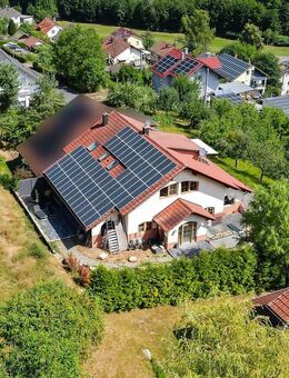 Stilvolle Doppelhaushälfte mit traumhaftem Ausblick und Photovoltaikanlage! - Walldürn
